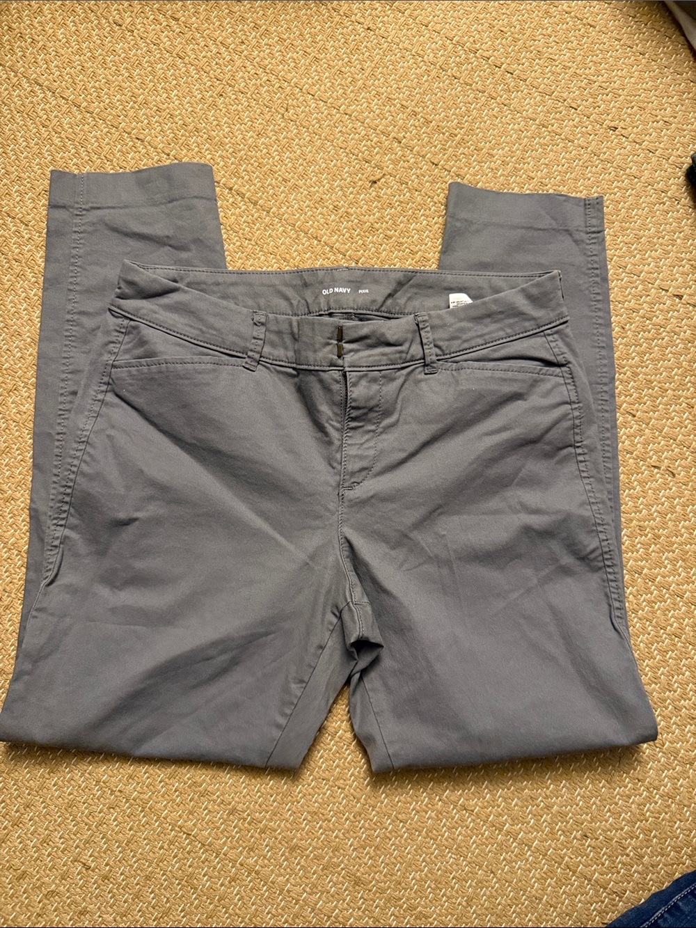 Old Navy Women's Skinny Jeans in Charcoal